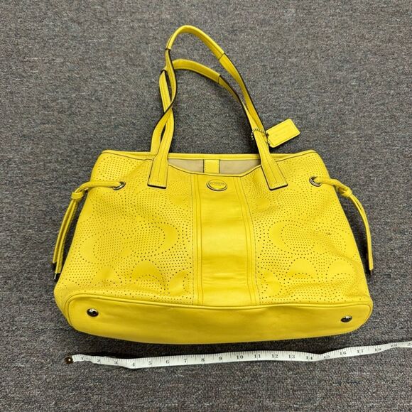 Coach Vintage Yellow Purse - Picture 4 of 9